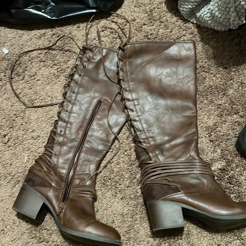 Kohls Womens Lace up back boots 8.5